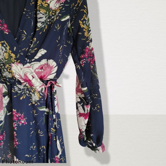 Beautiful Maurice's navy wrap dress, size small - Picture 7 of 9